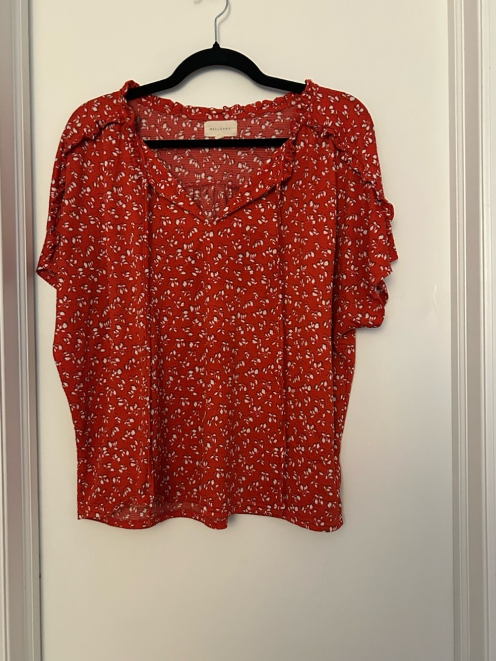 MELLODAY Red Floral V-Neck Ruffle Sleeve Blouse